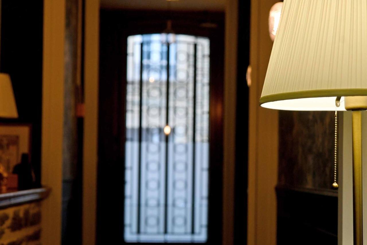 Hotel Le Tiburon シェルブール・アン・コタンタン エクステリア 写真